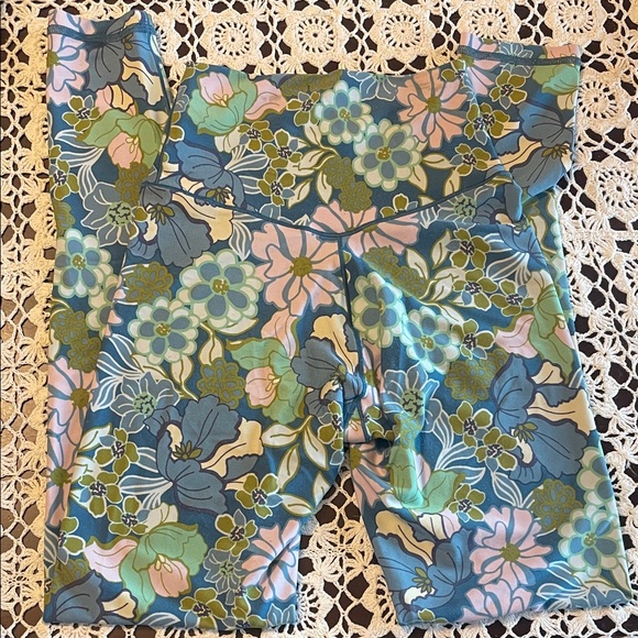 Aerie Floral Leggings - Blue, Green, and Pink - Picture 3 of 4